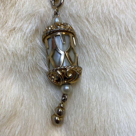 Vintage Emmons mother of pearl lantern charm bracelet - Picture 3 of 4